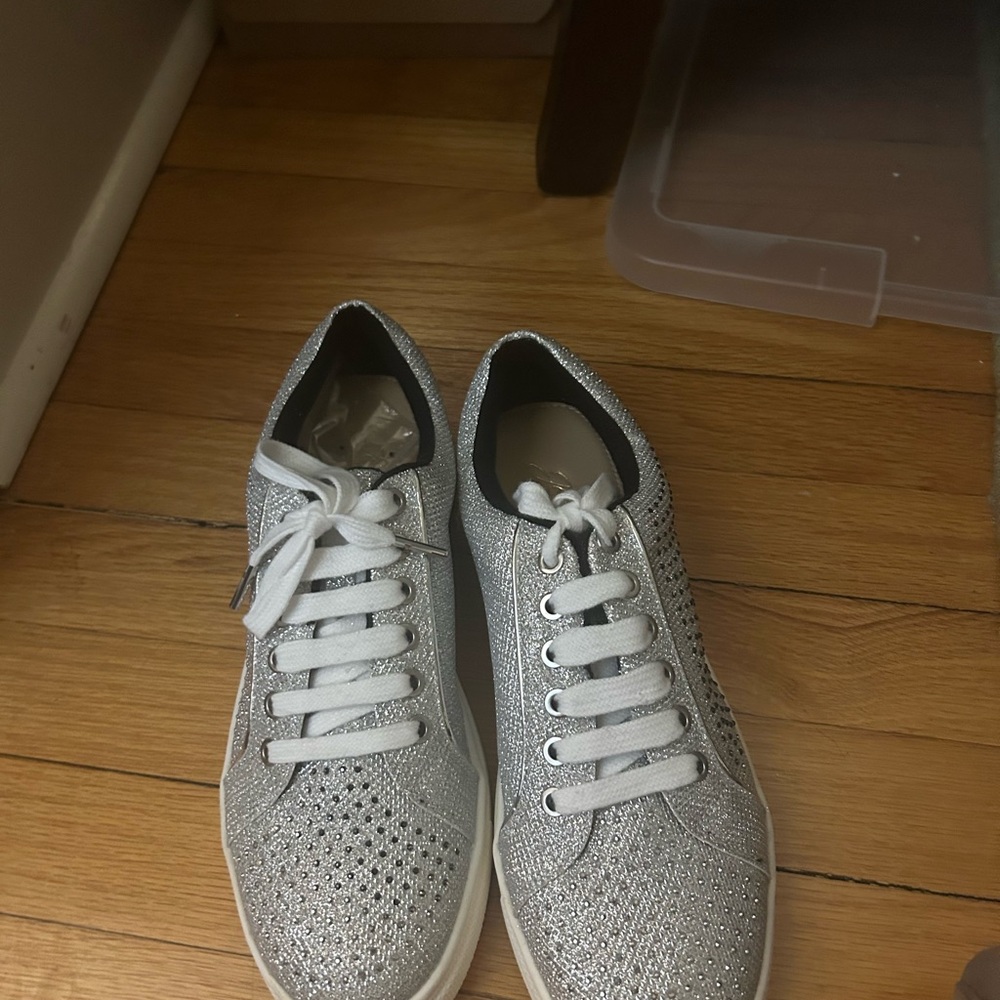 Jewel Badgley Mischka Silver Sparkle Women's Lace-Up Sneakers